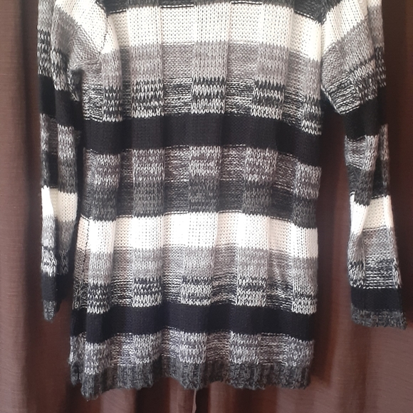 Bobbie Brooks - Picture 5 of 6